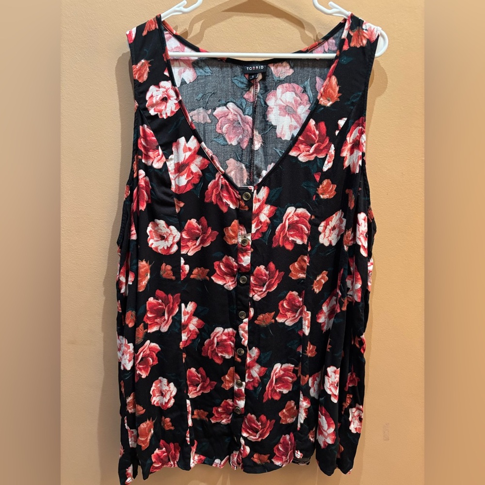Torrid Fit and Flare Stretch Challis floral button front tank top Size 5